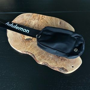 lululemon belt bag